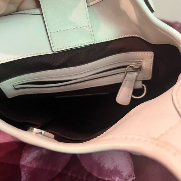 Coach bucket purse - Picture 4 of 6